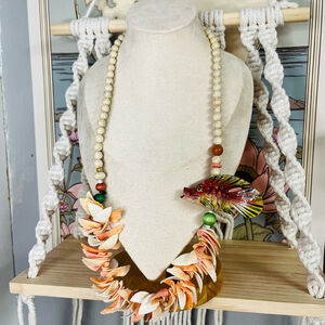 Vintage Shell Beaded Necklace | Multicolor Tropical Fish Accent | Island‎ Boho